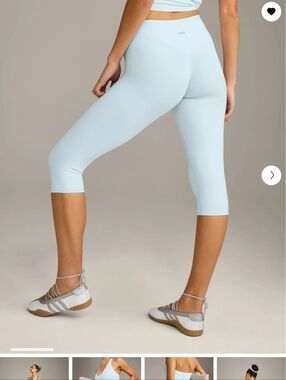 Oner Active Cloud Blue Cropped Capri Leggings
